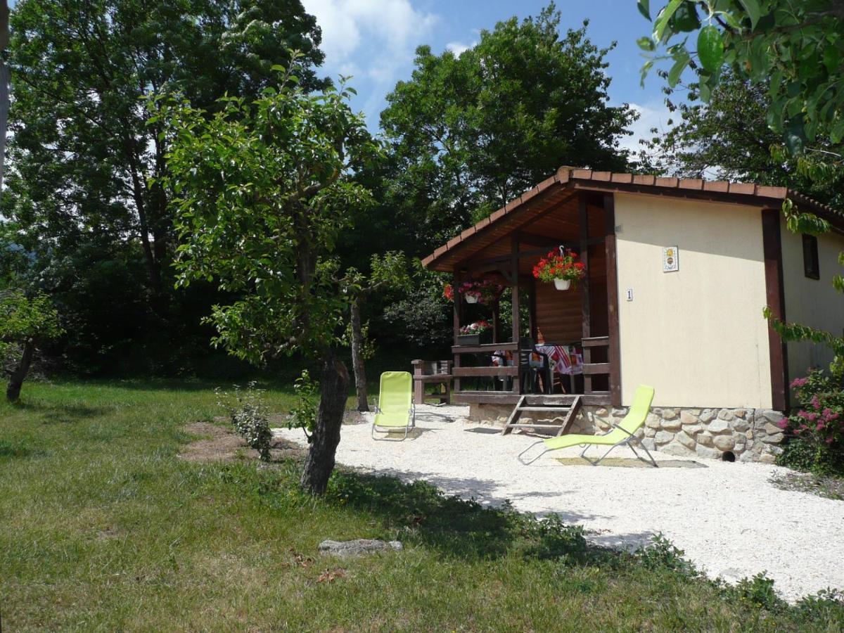 Les Chalets Du Verger Des Ascarines Corneilla-de-Conflent ภายนอก รูปภาพ